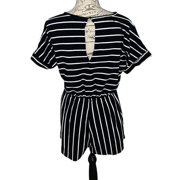 Shein Black White Striped Romper Keyhole Back Medium - Picture 4 of 8